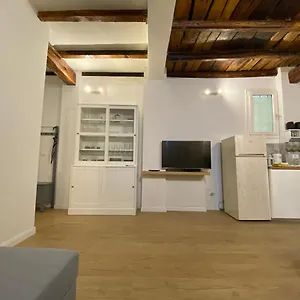 https://il-cortile-tra-i-portici.emilia-romagnahotels.net